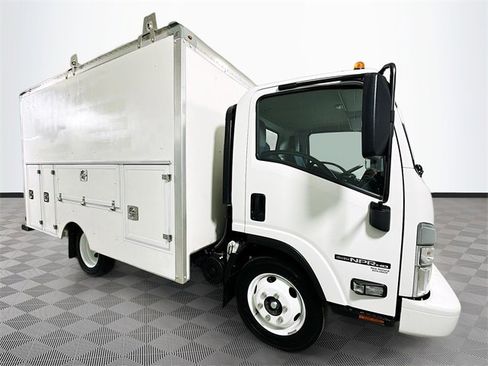 Used 2024 Isuzu NPR image 8