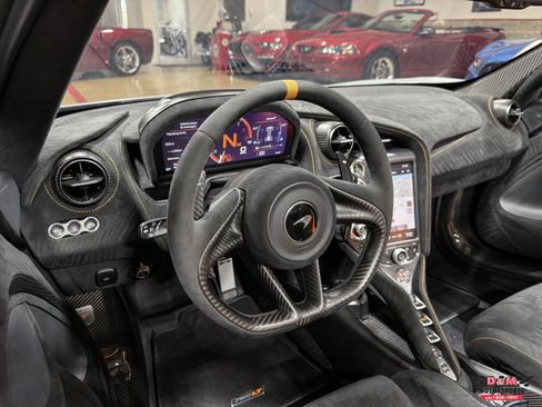 Used 2022 McLaren 765LT image 9