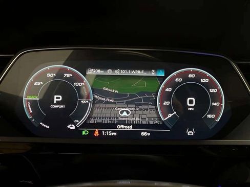 Used 2024 Audi Q8 e-tron Prestige w/ Prestige Package image 8