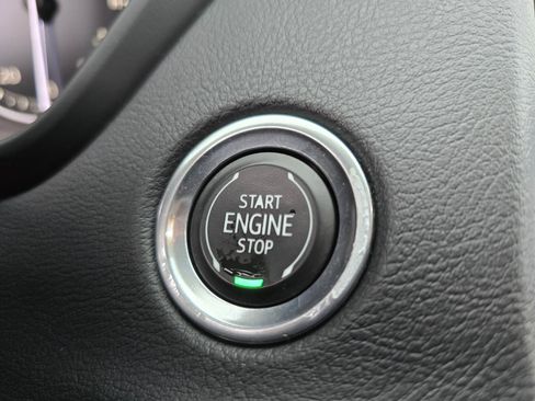 Used 2020 Cadillac XT4 Premium Luxury image 17