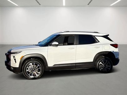 Used 2025 Chevrolet TrailBlazer LT w/ Driver Confidence Package