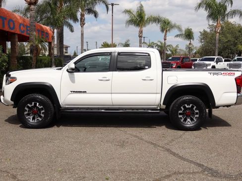 Used 2019 Toyota Tacoma TRD Off-Road AWD/4WD image 5