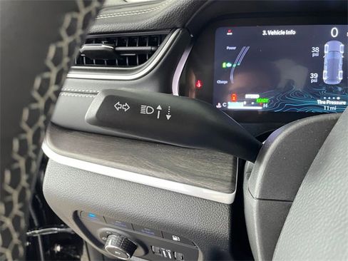 New 2025 Jeep Grand Cherokee Limited 4xe image 13