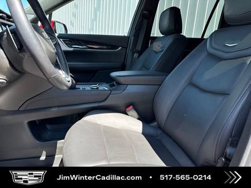 Certified 2025 Cadillac XT6 Premium Luxury w/ Technology Package AWD/4WD image 5