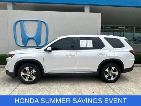 Used 2025 Honda Pilot EX-L image 6