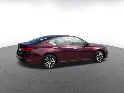 Used 2025 Nissan Altima 2.5 SV image 15