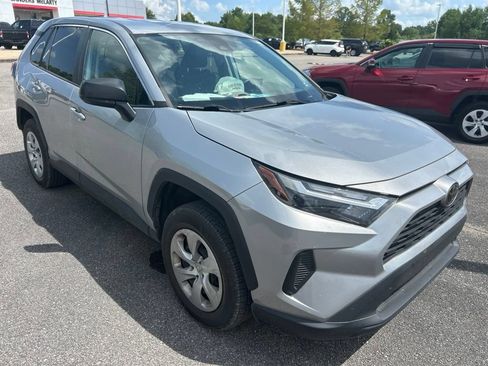 Used 2023 Toyota RAV4 LE FWD image 3