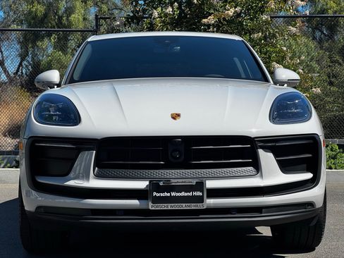 Used 2026 Porsche Macan AWD/4WD image 14
