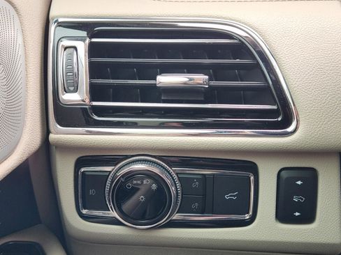 Used 2020 Lincoln Navigator Reserve w/ Luxury Package image 21