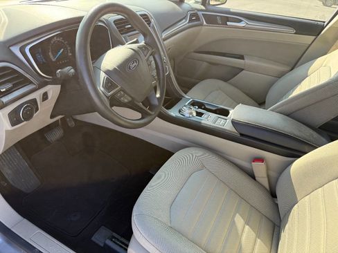 Used 2020 Ford Fusion SE image 10