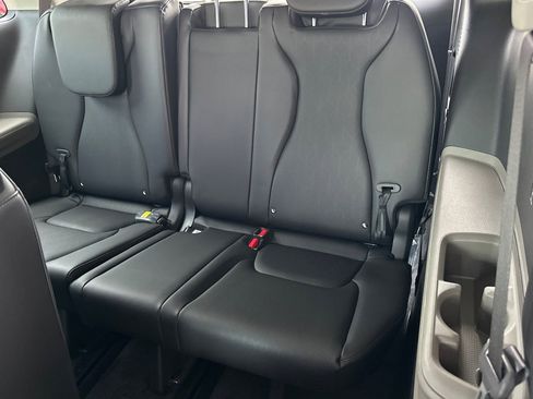 New 2026 Kia Carnival EX FWD image 13