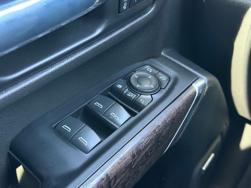 Used 2022 GMC Sierra 3500 Denali AWD/4WD image 32