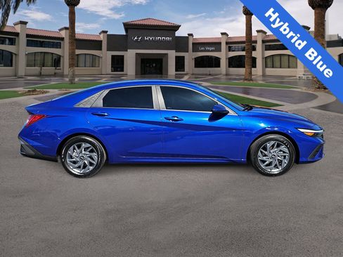Certified 2024 Hyundai Elantra Blue image 9