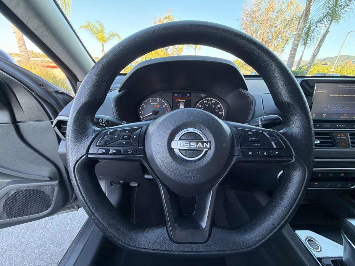 Used 2024 Nissan Altima 2.5 S FWD image 28