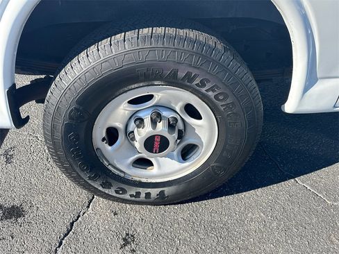 Used 2017 GMC Savana 3500 image 18