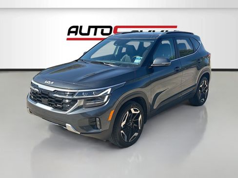 Used 2024 Kia Seltos SX w/ SX Sunroof Package image 3