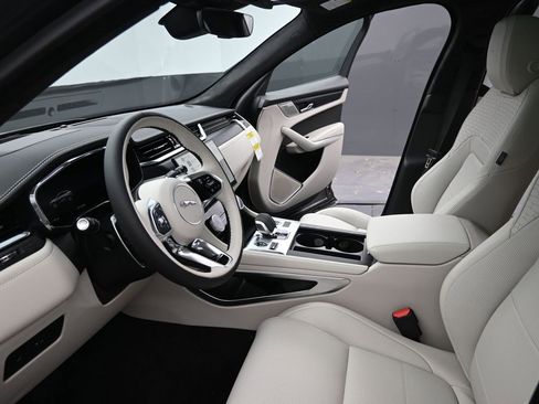 New 2026 Jaguar F-PACE R-Dynamic S image 21