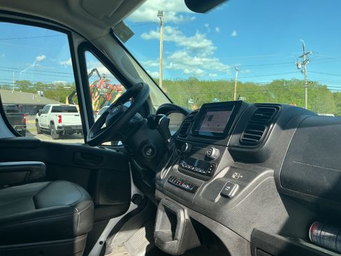 Used 2023 RAM ProMaster 2500 FWD image 9