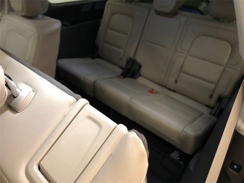 Used 2024 Lincoln Navigator Reserve image 36