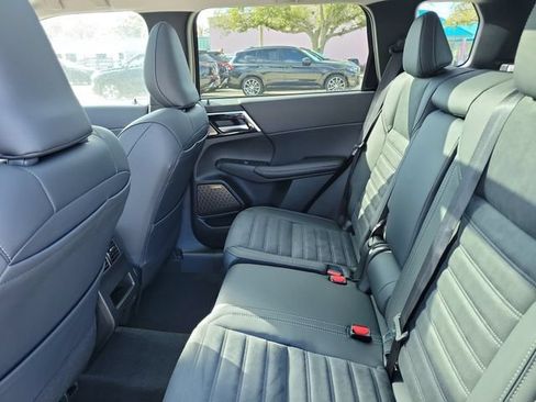 New 2026 Mitsubishi Outlander SE FWD image 14