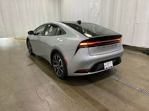New 2026 Toyota Prius Plug-In Hybrid FWD image 5