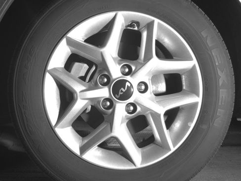 Used 2025 Kia Soul LX w/ LX Technology Package FWD image 11