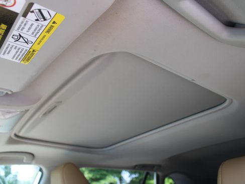 Used 2022 Toyota RAV4 Limited AWD/4WD image 56