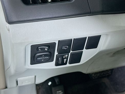 Used 2015 Toyota Prius Five w/ Advanced Technology Package FWD image 16