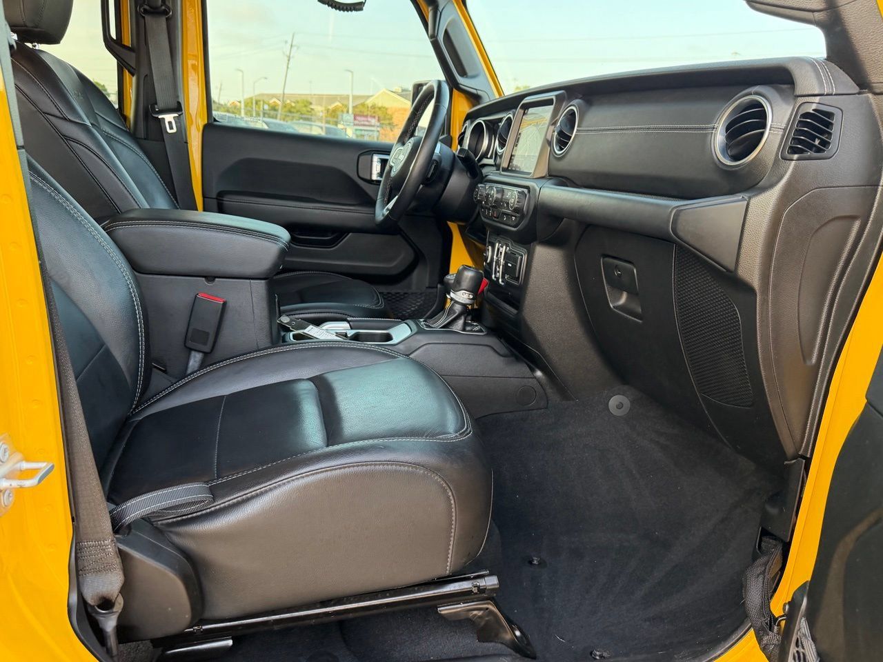 Used 2019 Jeep Wrangler Unlimited Sahara AWD/4WD image 43