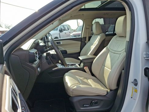 Used 2020 Ford Explorer Platinum w/ Premium Technology Package image 14