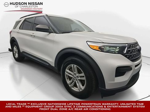 Used 2021 Ford Explorer XLT RWD image 1