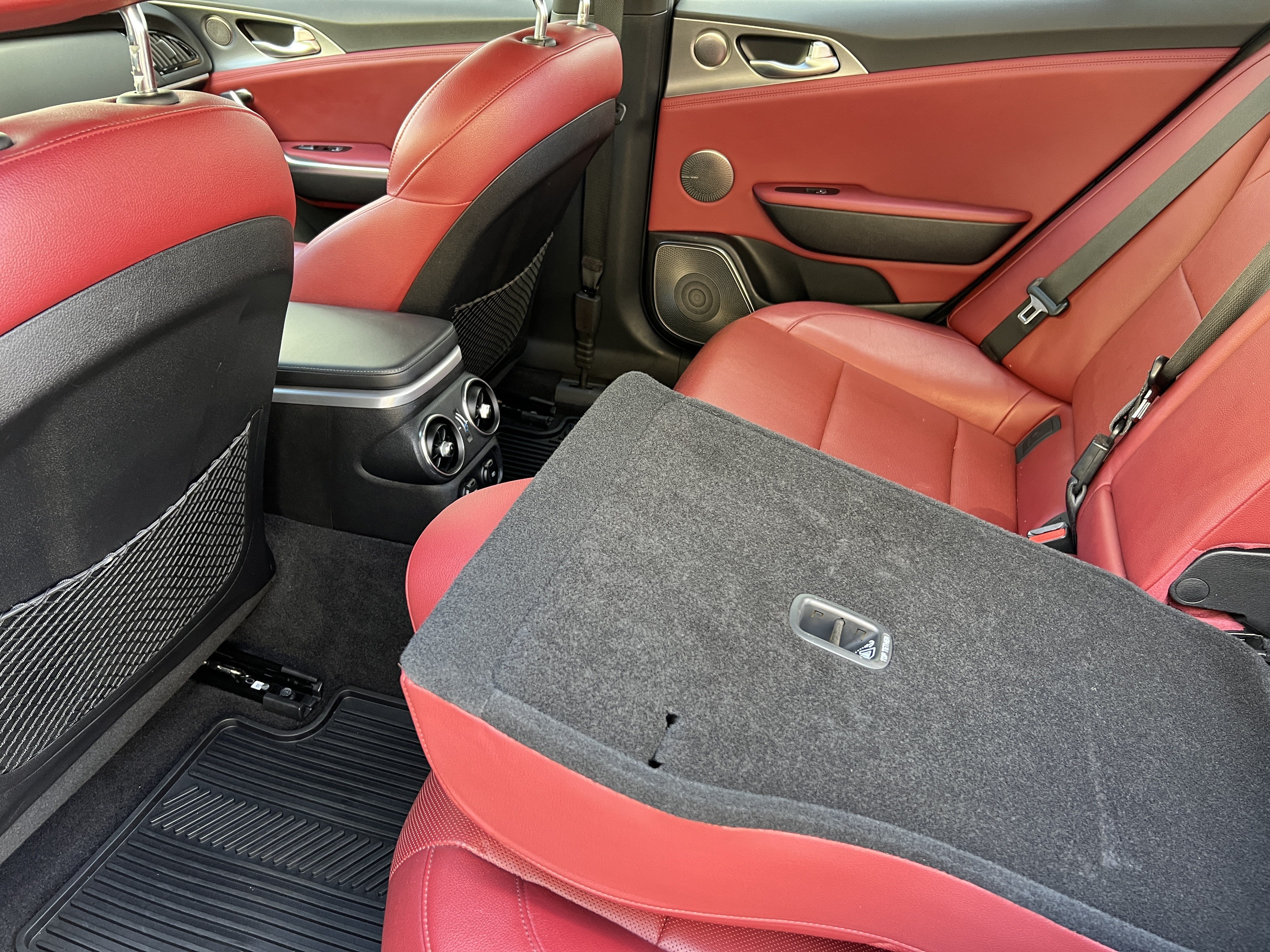 Used 2021 Kia Stinger GT1 AWD/4WD image 17