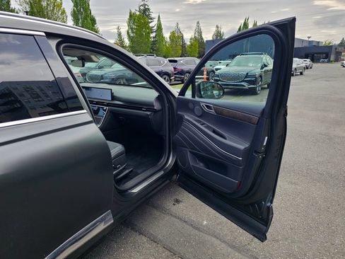 Certified 2025 Genesis GV80 3.5T Prestige AWD/4WD image 28