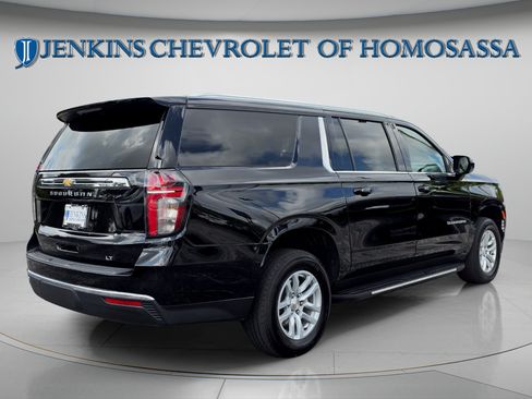 Used 2024 Chevrolet Suburban LT RWD image 4