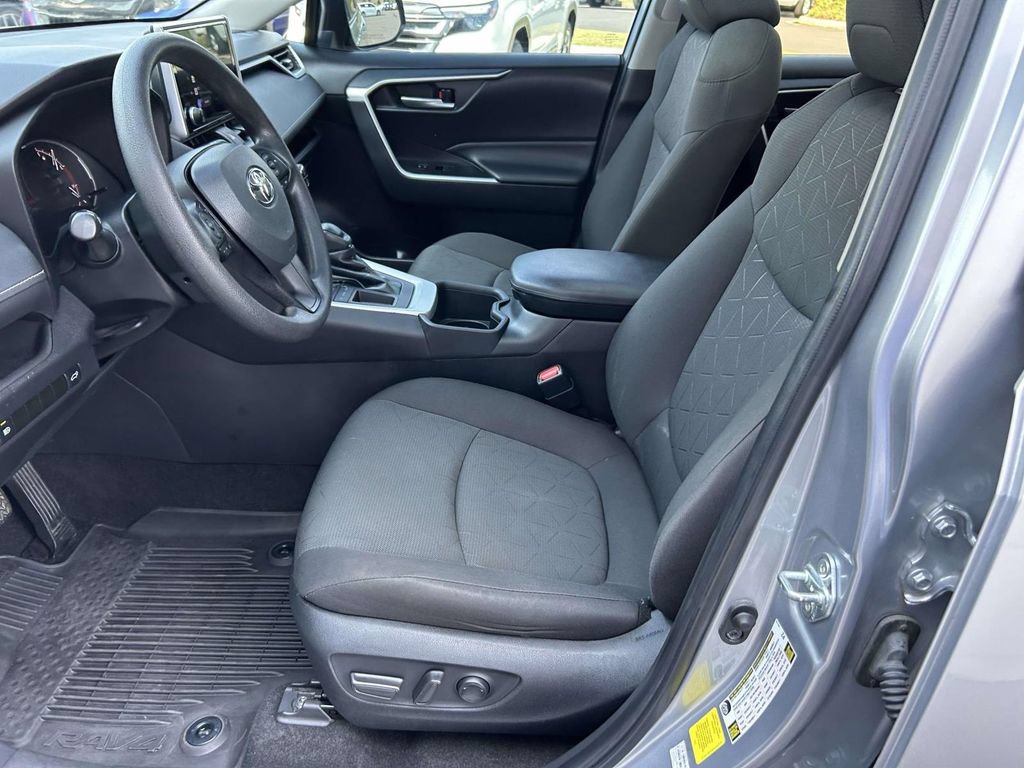 Used 2023 Toyota RAV4 XLE w/ Convenience Package FWD image 11