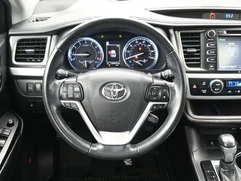 Used 2019 Toyota Highlander Limited AWD/4WD image 25