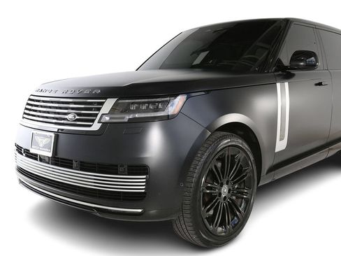 Used 2024 Land Rover Range Rover SV AWD/4WD image 7