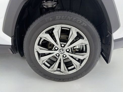 Used 2022 Toyota RAV4 XLE Premium image 35