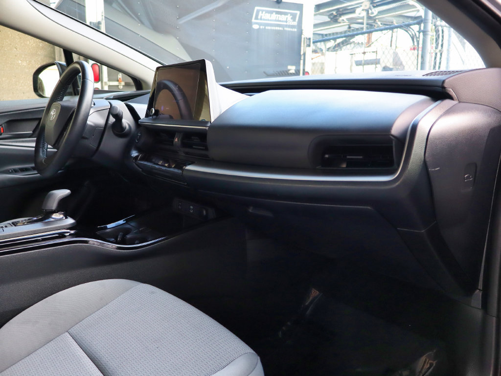 Used 2024 Toyota Prius LE AWD/4WD image 22