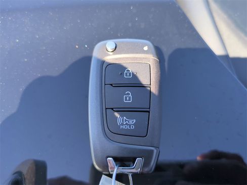 New 2026 Hyundai Venue SE image 31