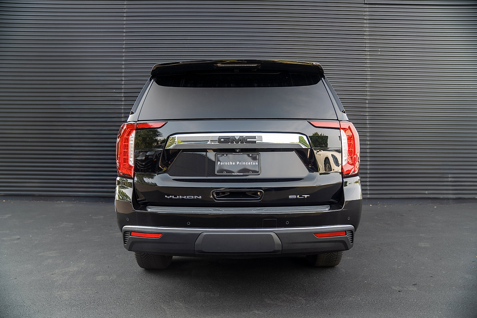 Used 2022 GMC Yukon XL SLT w/ SLT Luxury Package AWD/4WD image 29