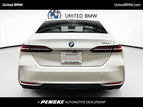 Certified 2024 BMW 530i w/ Convenience Package RWD image 6