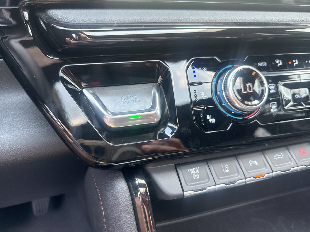 New 2026 GMC Sierra 3500 AT4 w/ AT4 Premium Plus Package AWD/4WD image 17