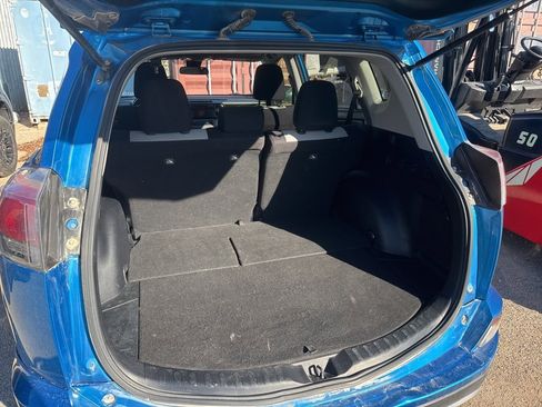 Used 2017 Toyota RAV4 XLE image 7
