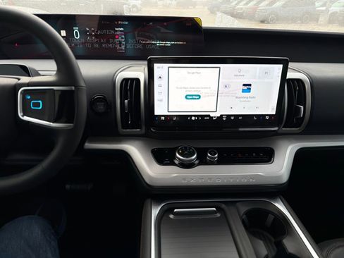 New 2025 Ford Expedition Active image 17