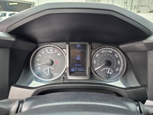 Used 2018 Toyota Tacoma TRD Off-Road image 22