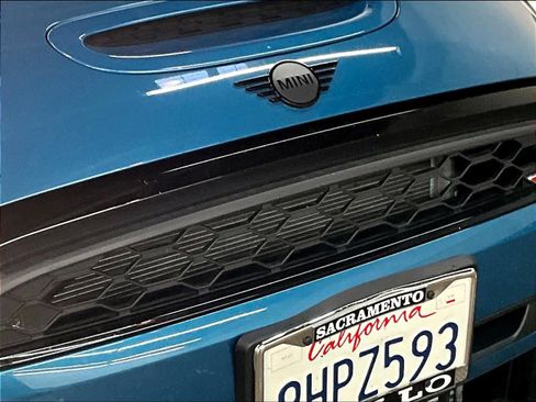 Used 2023 MINI Cooper S w/ Premium Package image 32