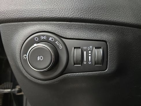 Used 2018 Jeep Compass Trailhawk w/ Leather Interior Group image 28