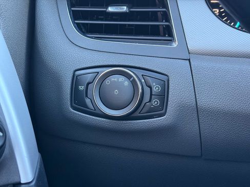 Used 2013 Ford Edge SEL FWD image 26
