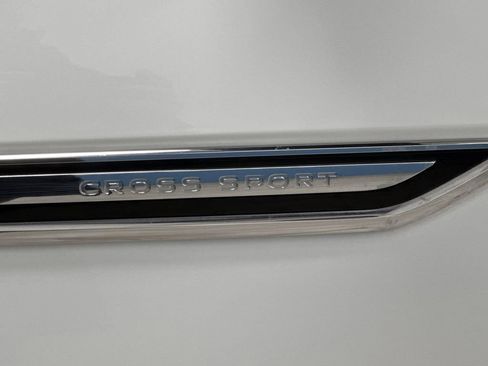 Used 2021 Volkswagen Atlas Cross Sport SE w/ Panoramic Sunroof Package image 33